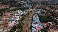 Hingga saat ini pun belum ada aktivitas uji coba. Bisa dibilang masih jauh dari peresmian bahkan operasional. Bagaimana menurut Anda?