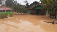 Status tanggap darurat ini diterapkan selama sepekan ke depan demi pemenuhan warga yang terdampak banjir.