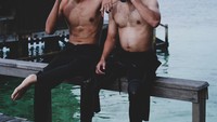 Sean  yang dekat dengan para artis membuatnya sering melibatkan artis-artis dalam berbagai acara. Termasuk saat perayaan pesta ulang tahun ayah Sean yang kemudian menuai kontroversi.  Foto: instagram @gelaelized