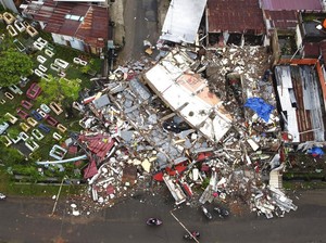 Korban Tewas Akibat Gempa Sulbar Jadi 73 Orang: 9 di Majene, 64 di Mamuju