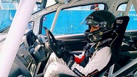 Tak salah kalau Avila berharap seperti itu. Pasalnya saat ini industri digital tengah naik pesat dengan segala sesuatu yang sudah serba digital. Ia berharap bersama JMX Phantom bisa berpartisipasi dalam memajukan industri motorsport maupun Digital Motorsport. dok. JMX Phantom