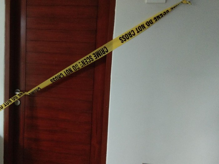 Kamar kost wanita yang tewas bersimbah darah di Denpasar dipasangi garis polisi