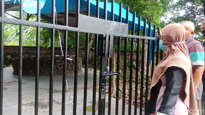 Makam Medeleg di Jombang