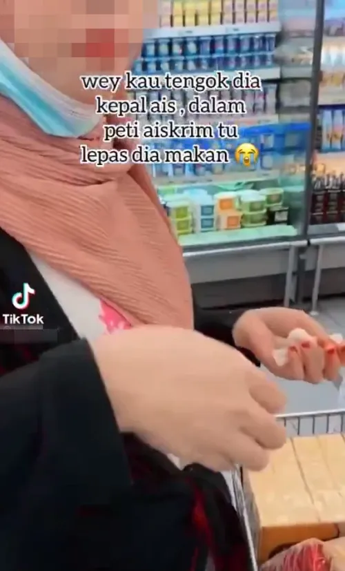 Makan Bunga Es dari Freezer Supermarket, Wanita Ini Dikritik Netizen