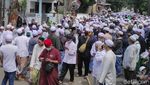 Momen Pelayat Membludak di Lokasi Pemakaman Habib Ali