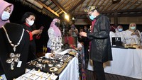 Sandi menyebut akan menggandeng berbagai pihak untuk memberikan keleluasaan kepada Parekraf untuk ajang promosi.
