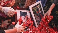 Pramugari Nam Air, Isti Yudha Prastika yang menjadi salah satu ekstra kru Sriwijaya Air SJ-182 dalam penerbangan rute Jakarta-Pontianak berhasil diidentifikasi oleh Tim Disaster Victim Identification (DVI) Polri.