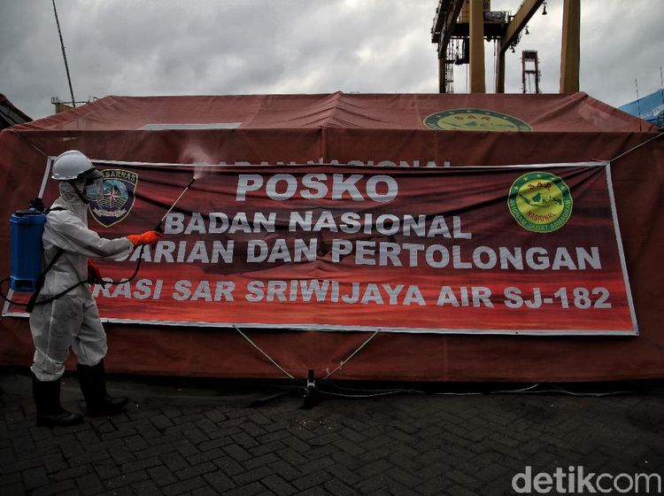 Cegah Corona, Posko Darurat Sriwijaya Air di JICT Disemprot Disinfektan
