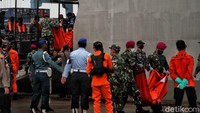 Memasuki hari kesembilan pencarian, Tim SAR gabungan diketahui telah mengumpulkan total 364 kantong jenazah yang diduga merupakan serpihan pesawat dan korban. 