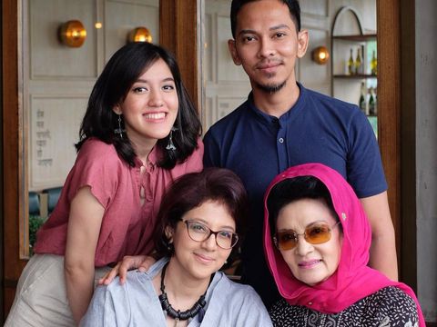 Ify Alyssa dan neneknya Farida Pasha