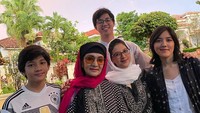 Pihak keluarga melalui media relation Ify Alyssa menuturkan penyebab meninggalnya Farida Pasha karena COVID-19.  Foto: Ify Alyssa/ Instagram