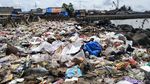 Jorok! Sampah Menumpuk di Sepanjang Pantai Labuan Banten
