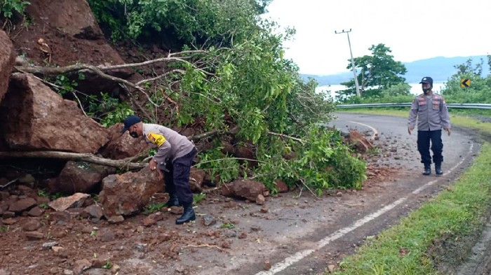 Longsor di Dompu NTB (Foto: Faruk/detikcom)