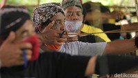 Latihan ini rutin dilaksanakan bersama dengan paguyuban Jemparingan lain, dan dilakukan secara berkala setiap seminggu sekali. Pada latihan panahan tradisional kali ini menggunakan gaya Mataram Pakualam VIII.