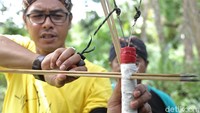 Olahraga klasik ini juga mengajarkan etika, mulai dari sopan santun (unggah ungguh) dan cara berpakaian. Karena nilai-nilai di dalamnya itu, sebagian orang tertarik mengenalkan Jemparingan ke anak-anak.
