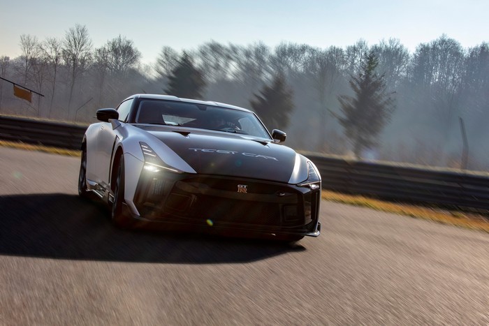 Nissan berkolaborasi dengan perusahaan desain otomotif asal Italia, Italdesign, dalam mengembangkan mobil sport ganas, Nissan GT-R50.