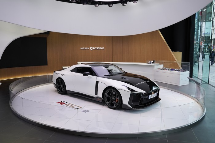 Nissan berkolaborasi dengan perusahaan desain otomotif asal Italia, Italdesign, dalam mengembangkan mobil sport ganas, Nissan GT-R50.