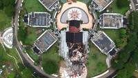 Hingga pagi ini, Badan Nasional Penanggulangan Bencana (BNPB) memperbarui data korban jiwa gempa di Sulawesi Barat, Sulbar. BNPB mencatat hingga Minggu (17/1) pagi, korban meninggal dunia mencapai 56 orang dengan rincian 47 orang meninggal dunia di Kabupaten Mamuju dan 9 orang di Kabupaten Majane.