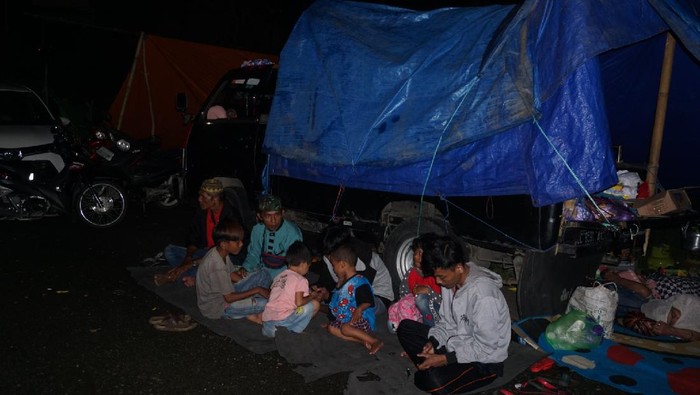 Salah Satu Korban Gempa Sulbar Masih Belum Mendapatkan Tenda