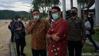 Diketahui, setelah dilantik menjadi Menparekraf, Sandiaga mendapatkan tantangan khusus untuk juga memperhatikan hal-hal detail di tempat wisata Indonesia, termasuk toilet.  Keinginan itu disampaikan oleh Menko Bidang Kemaritiman dan Investasi Luhut Binsar Pandjaitan. Sandiaga telah menggandeng Asosiasi Toilet Indonesia (ATI) untuk merespons harapan Luhut.