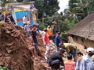 Tujuh Titik Longsor Terjang Kabupaten Trenggalek
