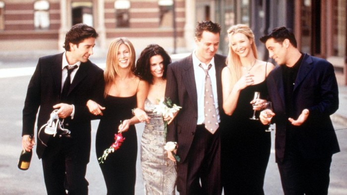 The Cast Of Friends 1999-2000 Season. From L-R: David Schwimmer, Jennifer Aniston, Courteney Cox Arquette, Matthew Perry, Lisa Kudrow And Matt Leblanc.  (Photo By Getty Images)