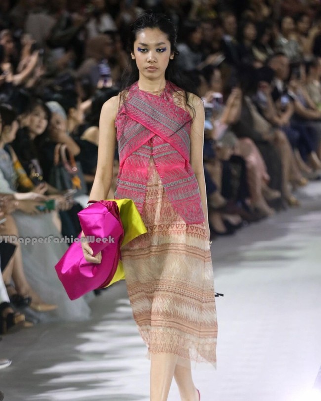 Audrey Bianca sendiri dilaporkan terjun ke dunia modeling sejak 2018. Sebelum pandemi, wanita yang berada di bawah Kick Management cukup sering wara-wiri panggung peragaan desainer kenamaan. Foto: Instagram @deybianca