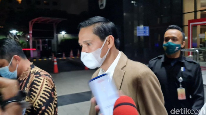Bupati Kaur, Bengkulu, Gusril Pausi di KPK