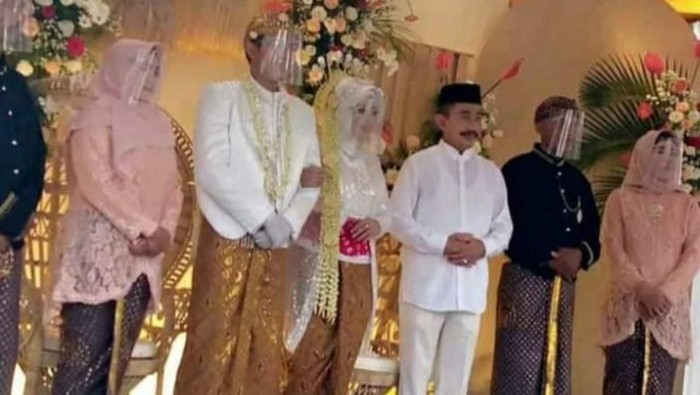 Bupati Pati hadiri nikahan tanpa masker