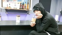 Selama beberapa pekan terakhir Chanyeol sedang aktif menjadi brand ambassador berbagai brand. (Foto: dok. Instagram @real__pcy) 