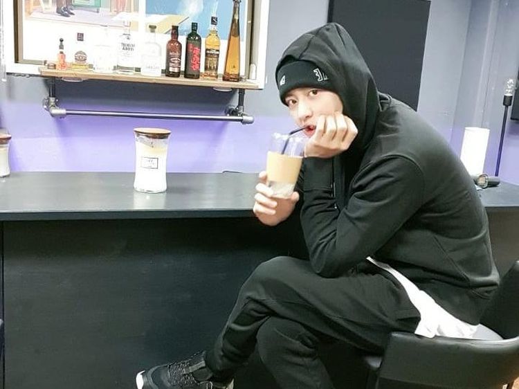 Chanyeol EXO Paling Doyan Makan Seafood hingga Semangka