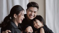 Glenn Alinskie sudah dikaruniai dua orang anak dari Chelsea Olivia. Chelsea Olivia melahirkan anak kedua yang berjenis kelamin laki-laki pada 20 Oktiber 2020 dan diberi nama Dante Oliver Alinskie. Foto: Instagram Chelsea Olivia