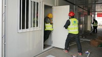 Pada Jumat (15/1) waktu setempat, NHC melaporkan 130 kasus baru dalam sehari, yang sebagian besar atau sebanyak 115 kasus merupakan penularan lokal. Informasi detail dari kantor berita Xinhua menyebut 90 kasus di antaranya terdeteksi di Provinsi Hebei, 23 kasus di Provinsi Heilongjiang dan dua kasus lainnya ada di Beijing. AP Photo/Yang Shiyao  