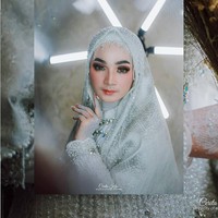 Selama satu tahun tidak terjadi apa-apa di antara keduanya karena Evan saat itu juga masih memiliki kekasih. Tapi akhirnya Evan mengajak Uffri untuk menikah. Pada tanggal 6 Januari, Evan mengajukan niatnya ke keluarga Uffri. Meski keduanya belum pernah bertemu, namun Evan merasa yakin.  Foto: Instagram (Fotografer @ck.ceritakita)