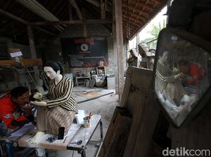 Geliat Kerajinan Patung Tanah Liat di Sukoharjo