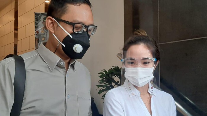 Gisella Anastasia atau Gisel menjalani wajib lapor di Polda Metro Jaya