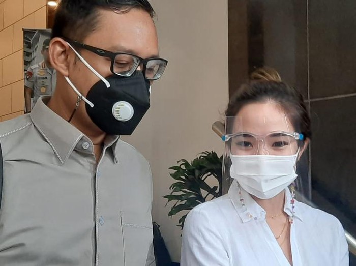 Gisella Anastasia atau Gisel menjalani wajib lapor di Polda Metro Jaya