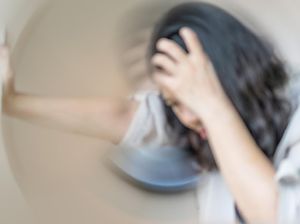 Otak Tidak Merasakan Sakit, Mengapa Pusing Bisa Sangat Terasa?