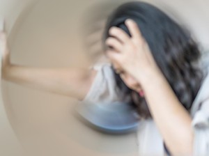 Otak Tidak Merasakan Sakit, Mengapa Pusing Bisa Sangat Terasa?