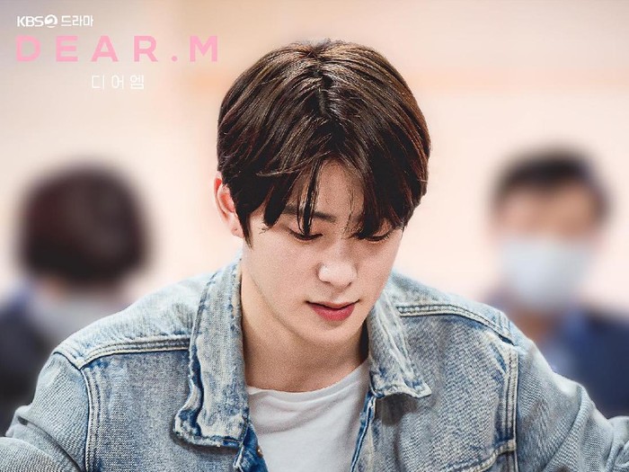 Jaehyun NCT saat pembacaan pertama naskah Dear.M