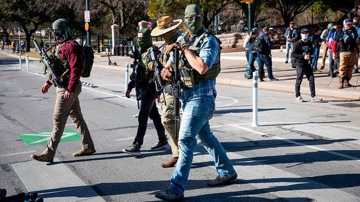 Jelang pelantikan Biden: AS kerahkan 25.000 tentara amankan Washington, sejumlah kelompok gelar protes dengan membawa senjata api
