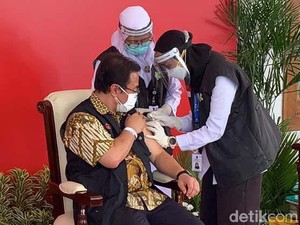 Vaksinasi di Jatim: 2.959 Orang Sudah Divaksin, 115 Tak Lolos Screening