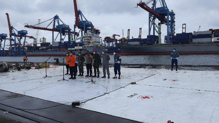Kabasarnas Proses Evakuasi Dilingkupi Kondisi Cuaca yang Tak Bershabat