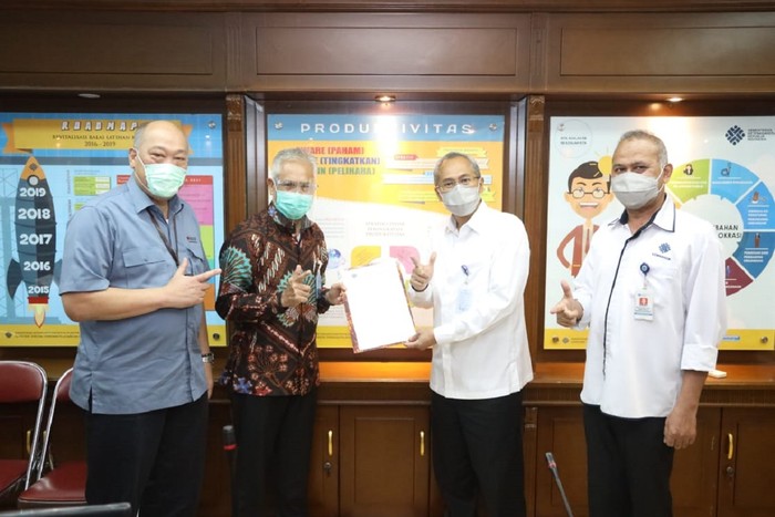 Kemnaker serahkan SKKK ke Bio Farma