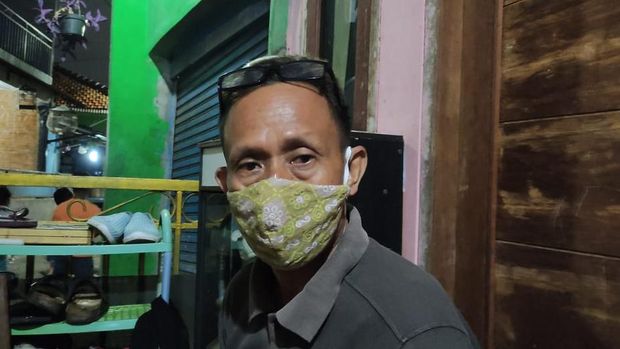 Ketua RW 01, Cipayung, Ciputat, Tangesel, Ramli.