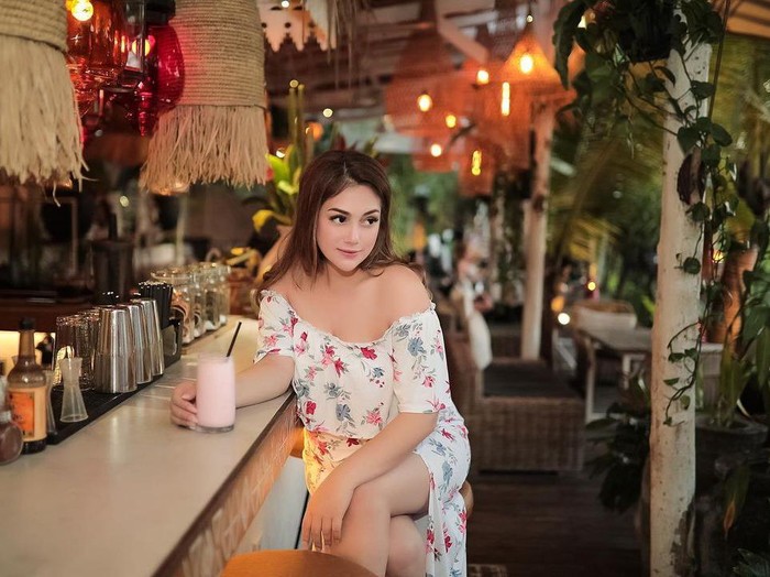 Kompaknya Celine Evangelista dan Stefan William Saat Rayakan Ultah Anak