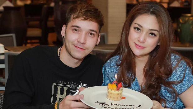 Kompaknya Celine Evangelista dan Stefan William Saat Rayakan Ultah Anak