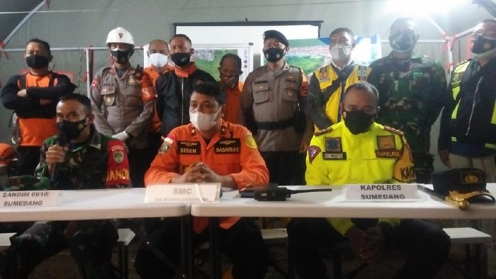 Konferensi pers ditutupnya operasi SAR longsor Cimanggung Sumedang