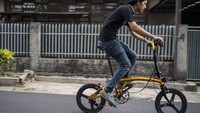 Saat pandemi menimpa dunia, pelaku UMKM tas sepeda Yudi Yudiantara mulai mengembangkan kreasi dan inovasi dengan membuat sepeda lipat tiga yang mirip dengan sepeda buatan Inggris, Brompton.   