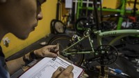 Hingga saat ini, pesanan sepeda Kreuz sudah mencapai 400-600 unit, sehingga para peminat baru harus menunggu atau inden hingga pertengahan tahun 2021. Agar bisa memenuhi pesanan pelanggan tepat waktu, Kreuz menargetkan mampu memproduksi 100-150 unit sepeda per bulan.   